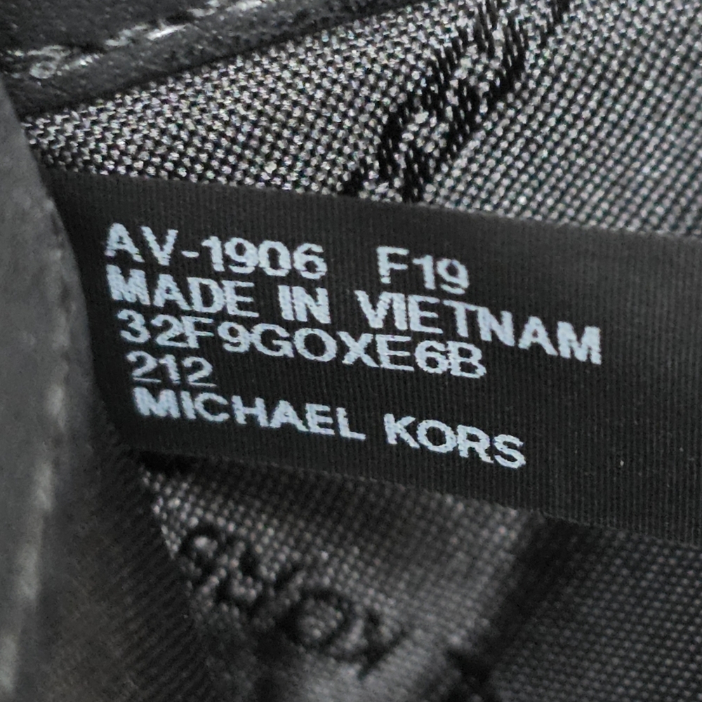 Michael Kors Mott Medium Trifold Wallet - Picture 5 of 7